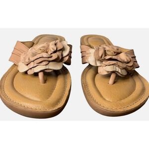 Nurture by Lamaze‎ Sandals Flower Thong Beige Leather Comfort Casual Size 6M